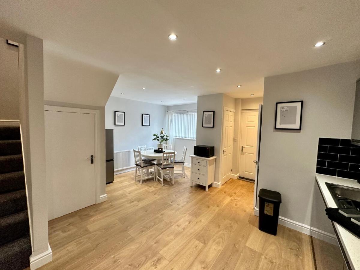 Charming 3-Bed House In Newcastle Upon Tyne Villa Buitenkant foto