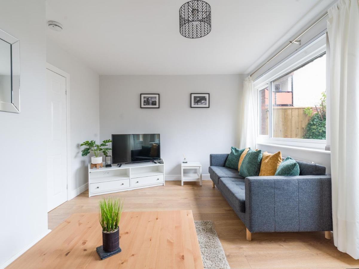 Charming 3-Bed House In Newcastle Upon Tyne Villa Buitenkant foto