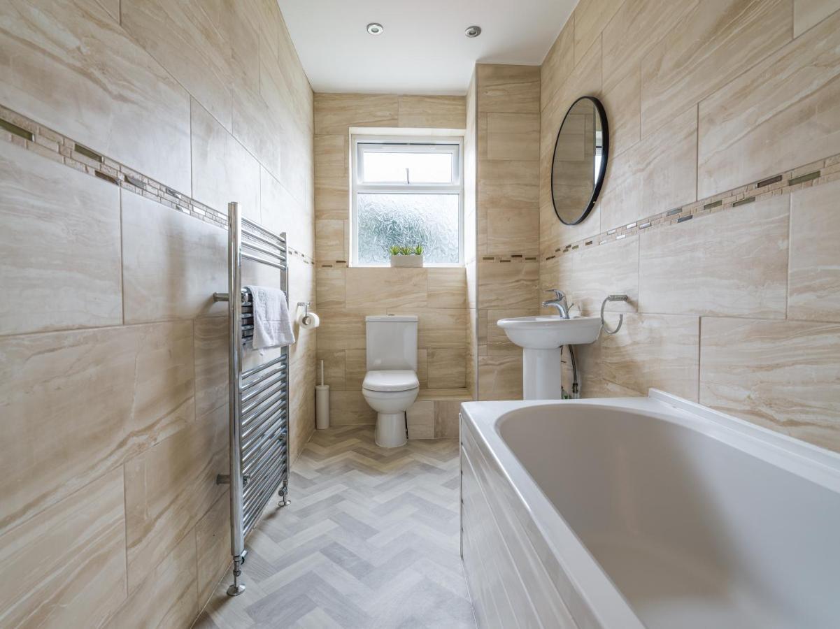 Charming 3-Bed House In Newcastle Upon Tyne Villa Buitenkant foto