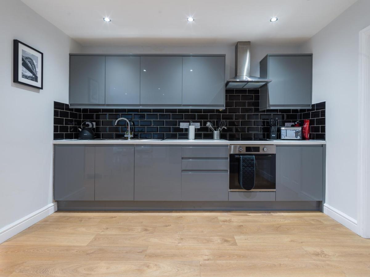 Charming 3-Bed House In Newcastle Upon Tyne Villa Buitenkant foto